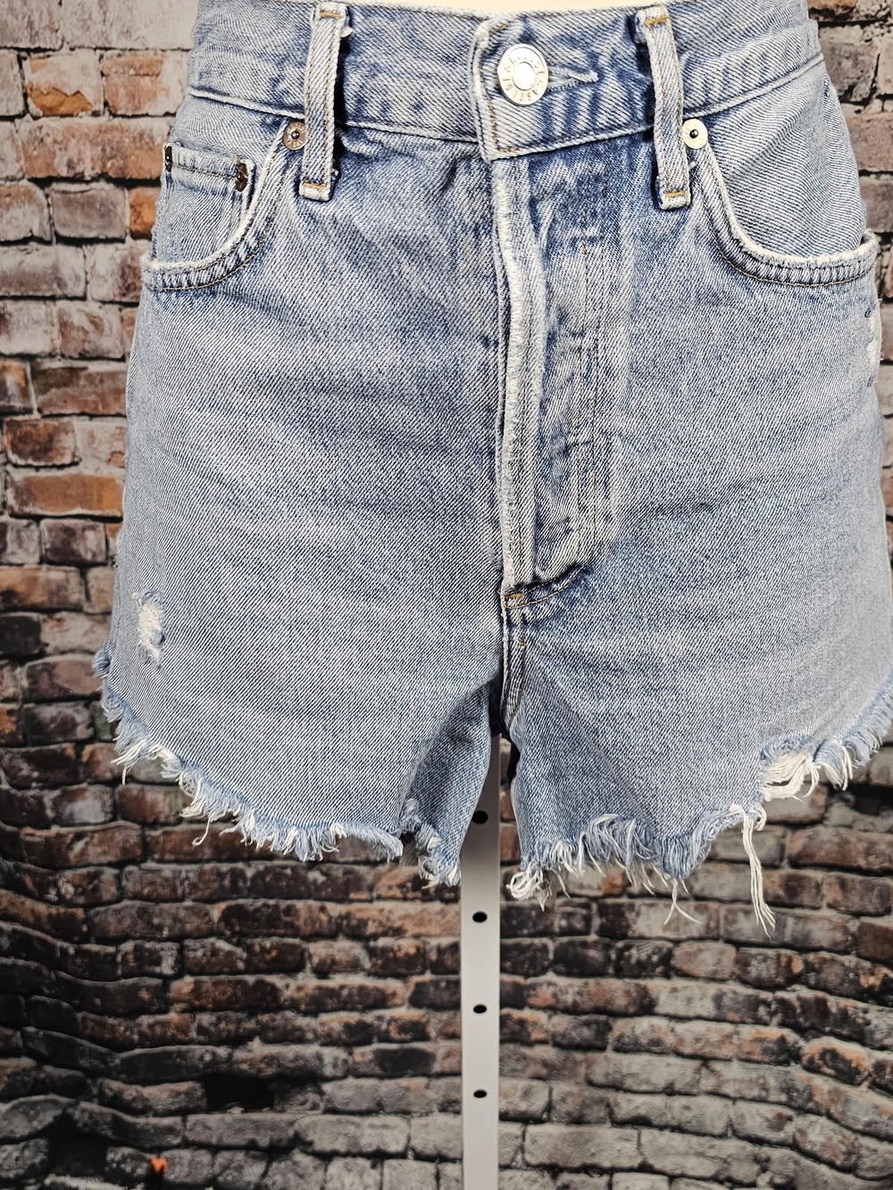 AGOLDE Parker Long Shorts Size 25 Light Wash Distressed Raw Hem Organic Cotton